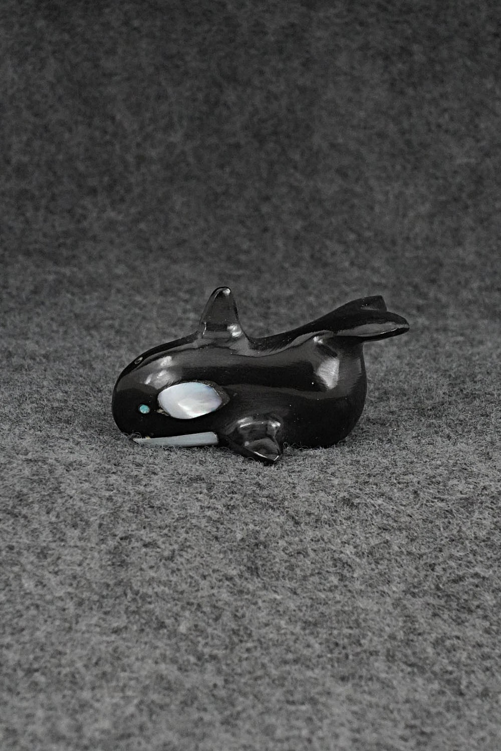 Whale Zuni Fetish Carving - Calvart Bowannie