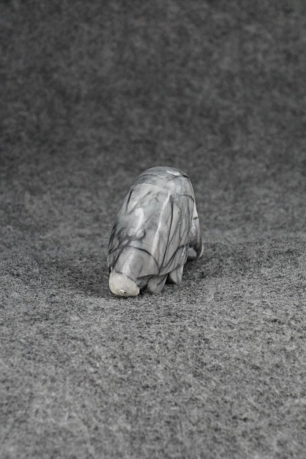 Bear Zuni Fetish Carving - Benina Kallestewa