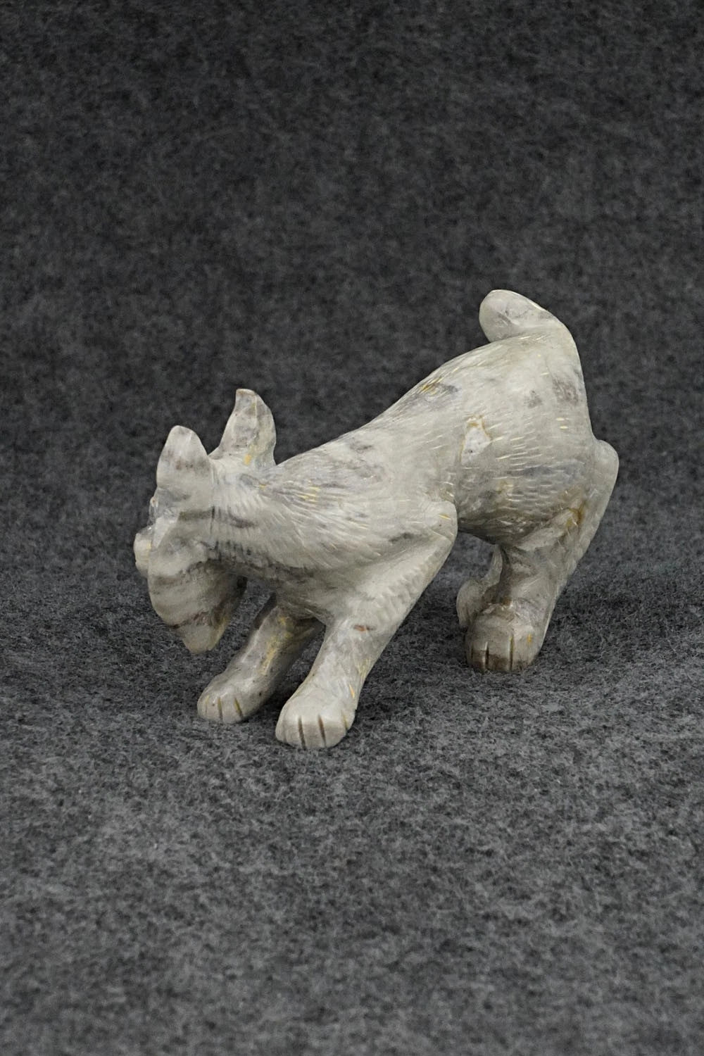 Bobcat Zuni Fetish Carving - Wayne Cheama