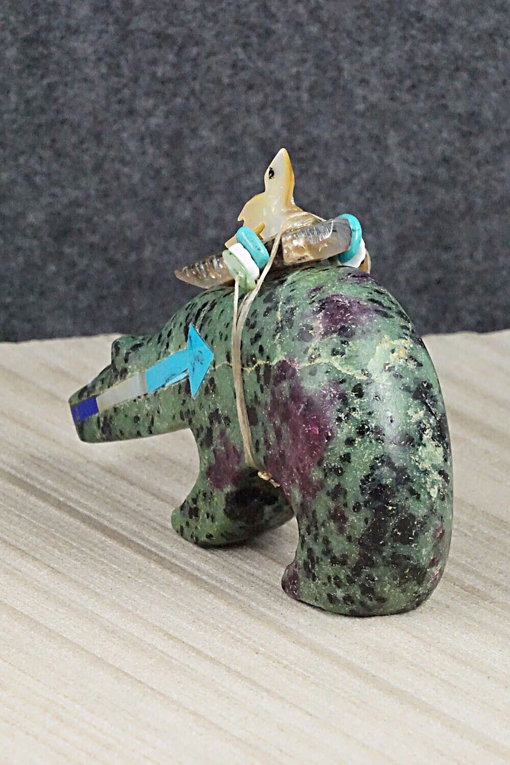 Bear Zuni Fetish Carving - Fernando Laiwakete