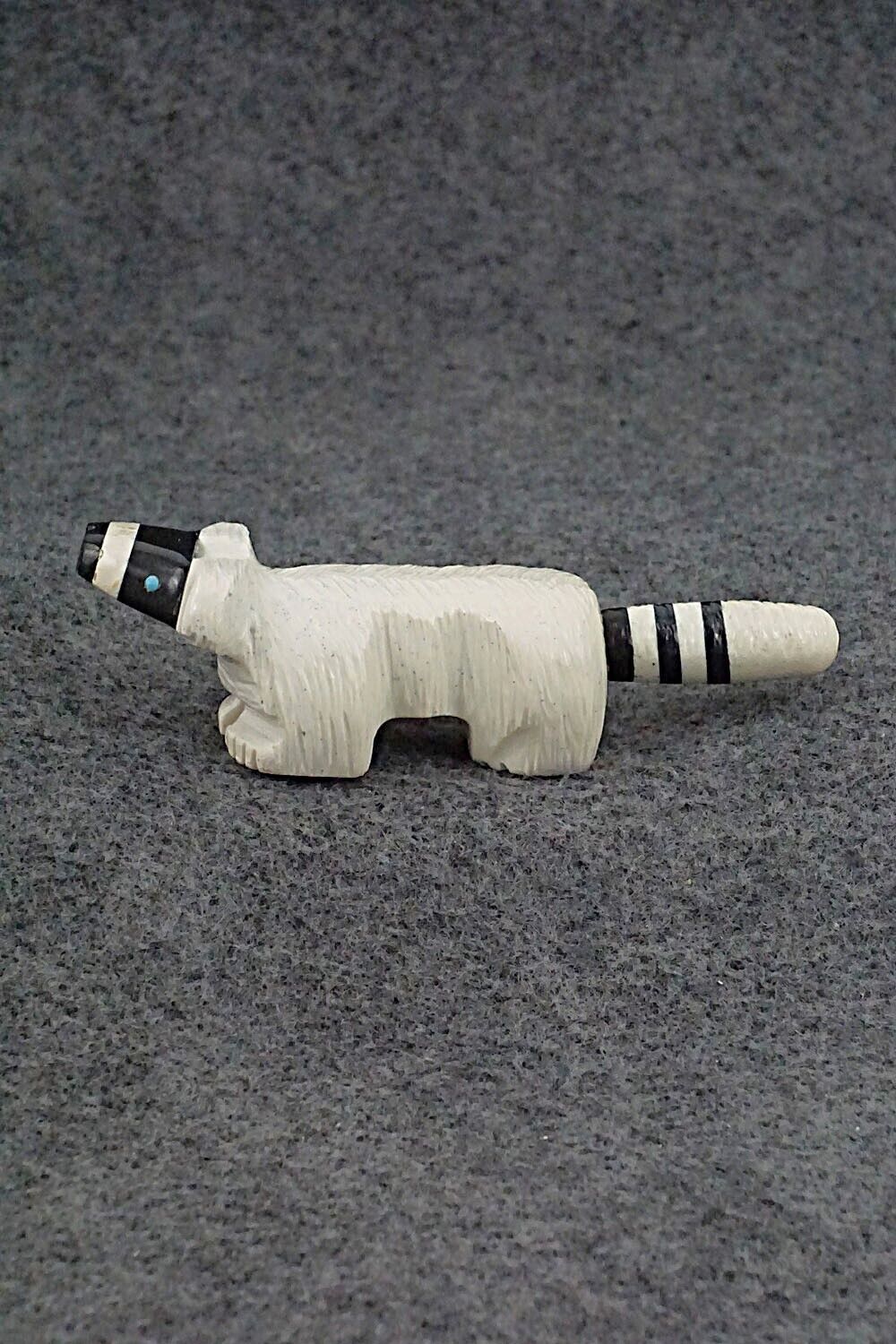 Raccoon Zuni Fetish Carving - Susette Lementino