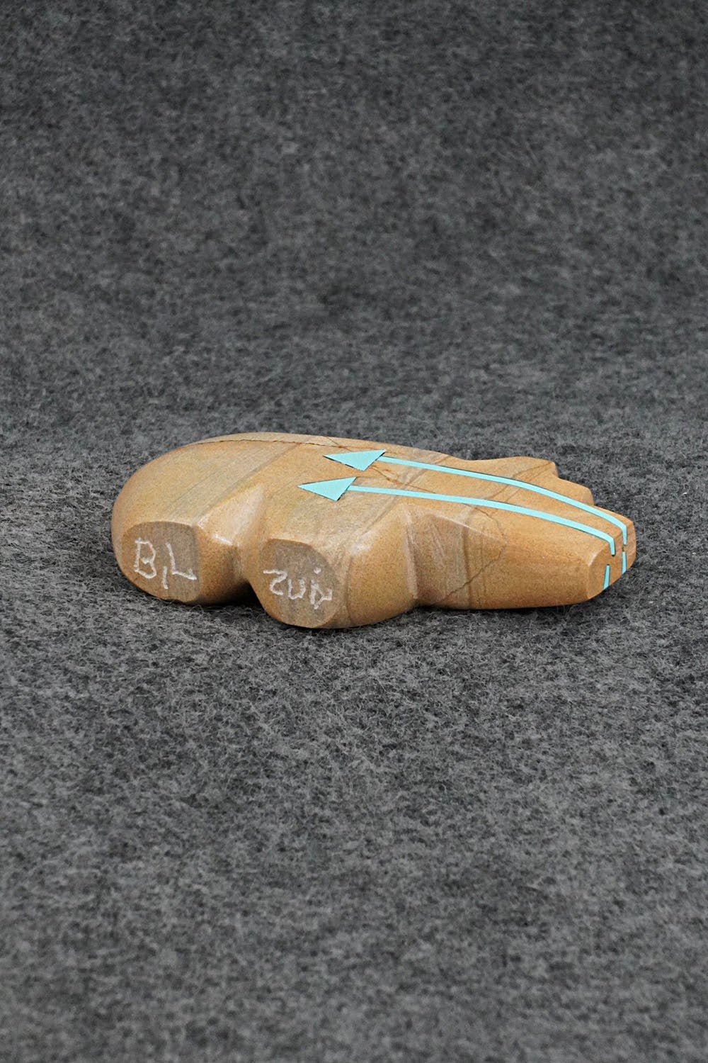 Bear Zuni Fetish Carving - Bernard Laiwakete
