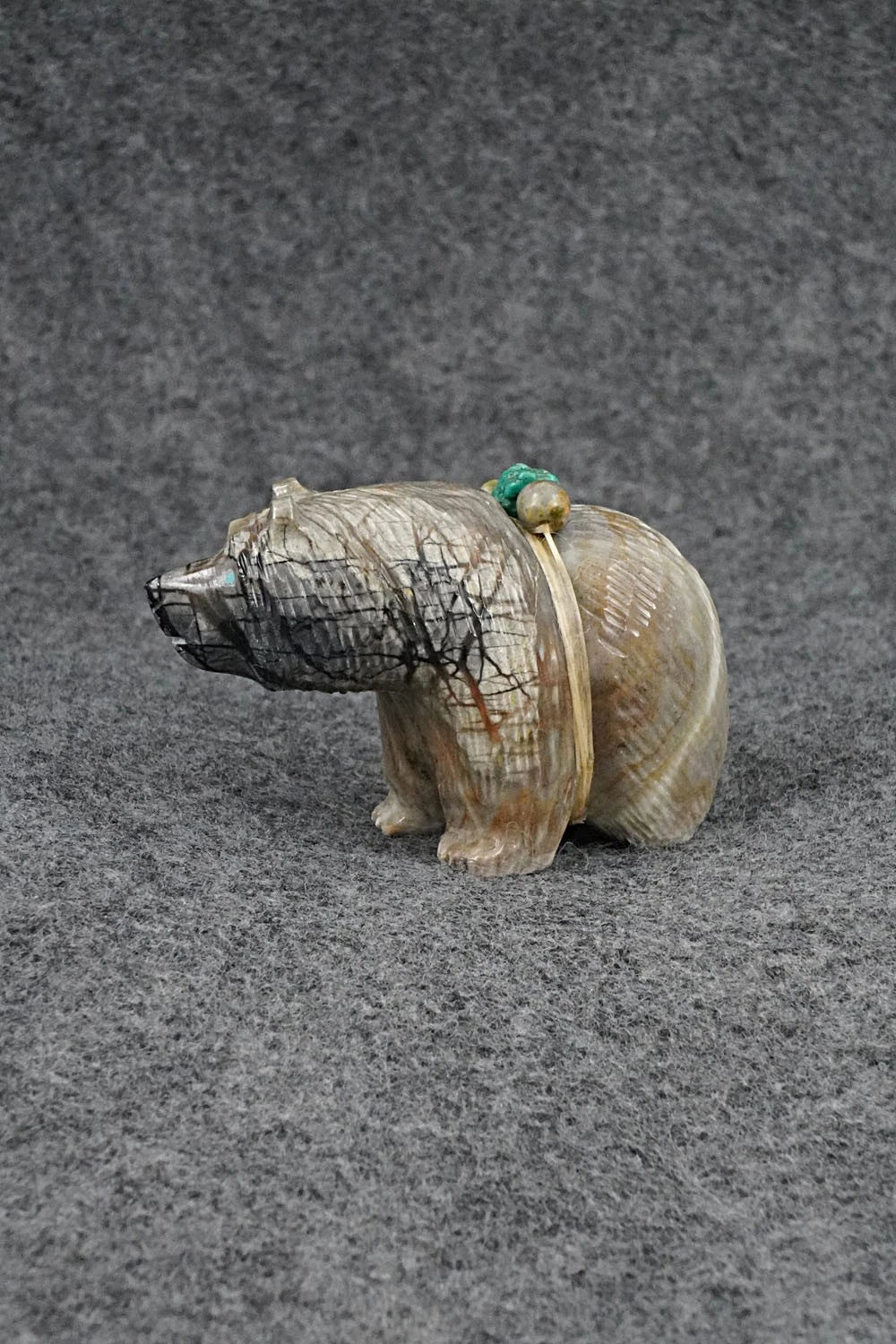 Bear Zuni Fetish Carving - Farlan & Paulette Quam