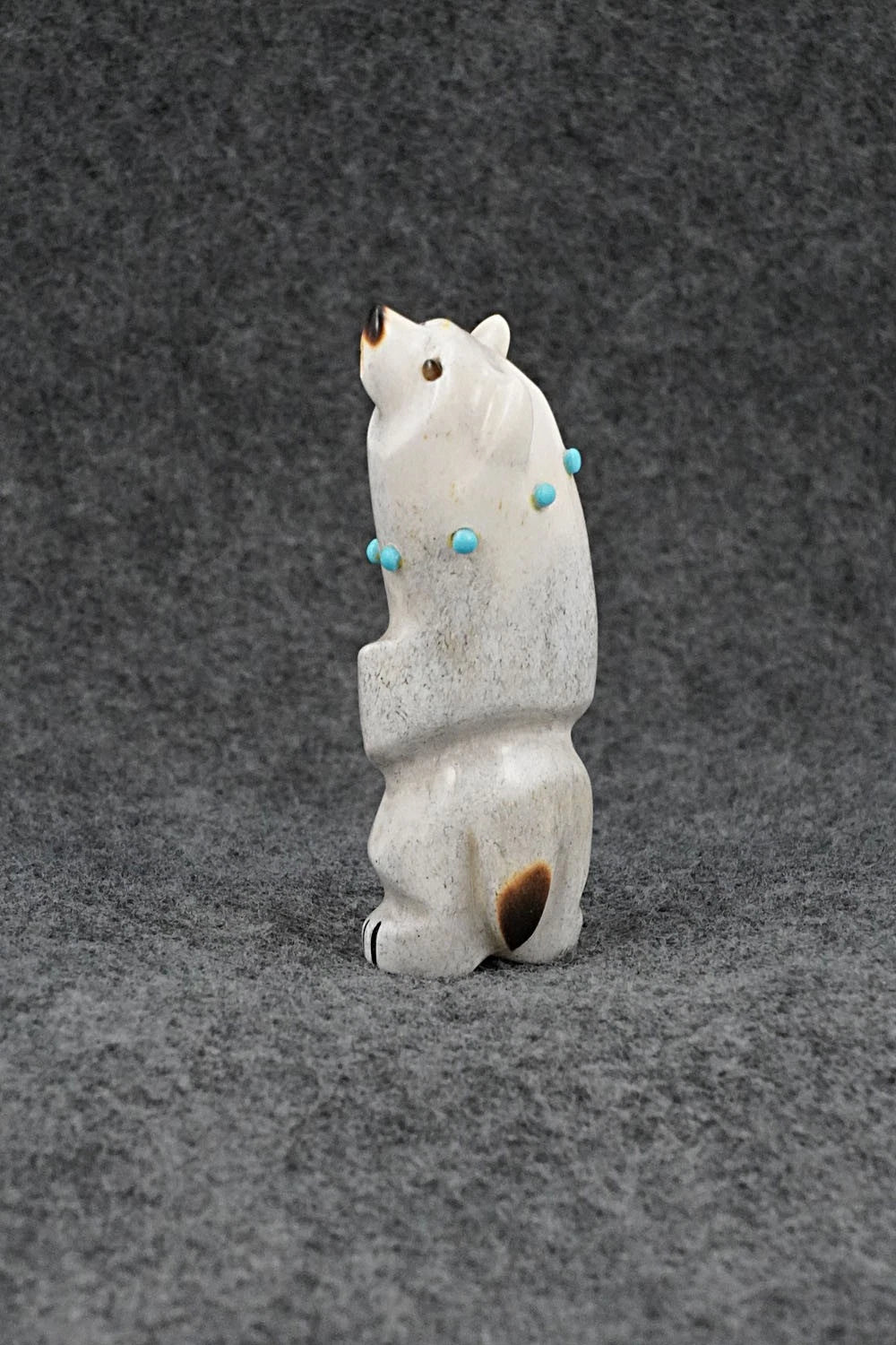 Bear Zuni Fetish Carving - Claudia Peina