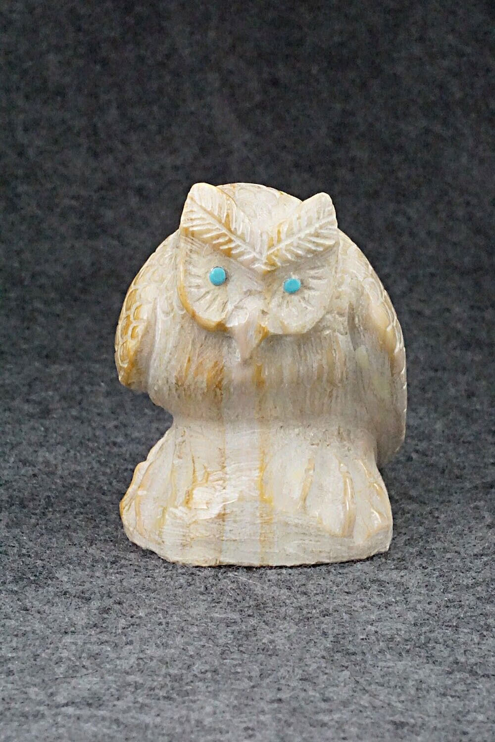 Owl Zuni Fetish Carving - Derrick Kaamasee