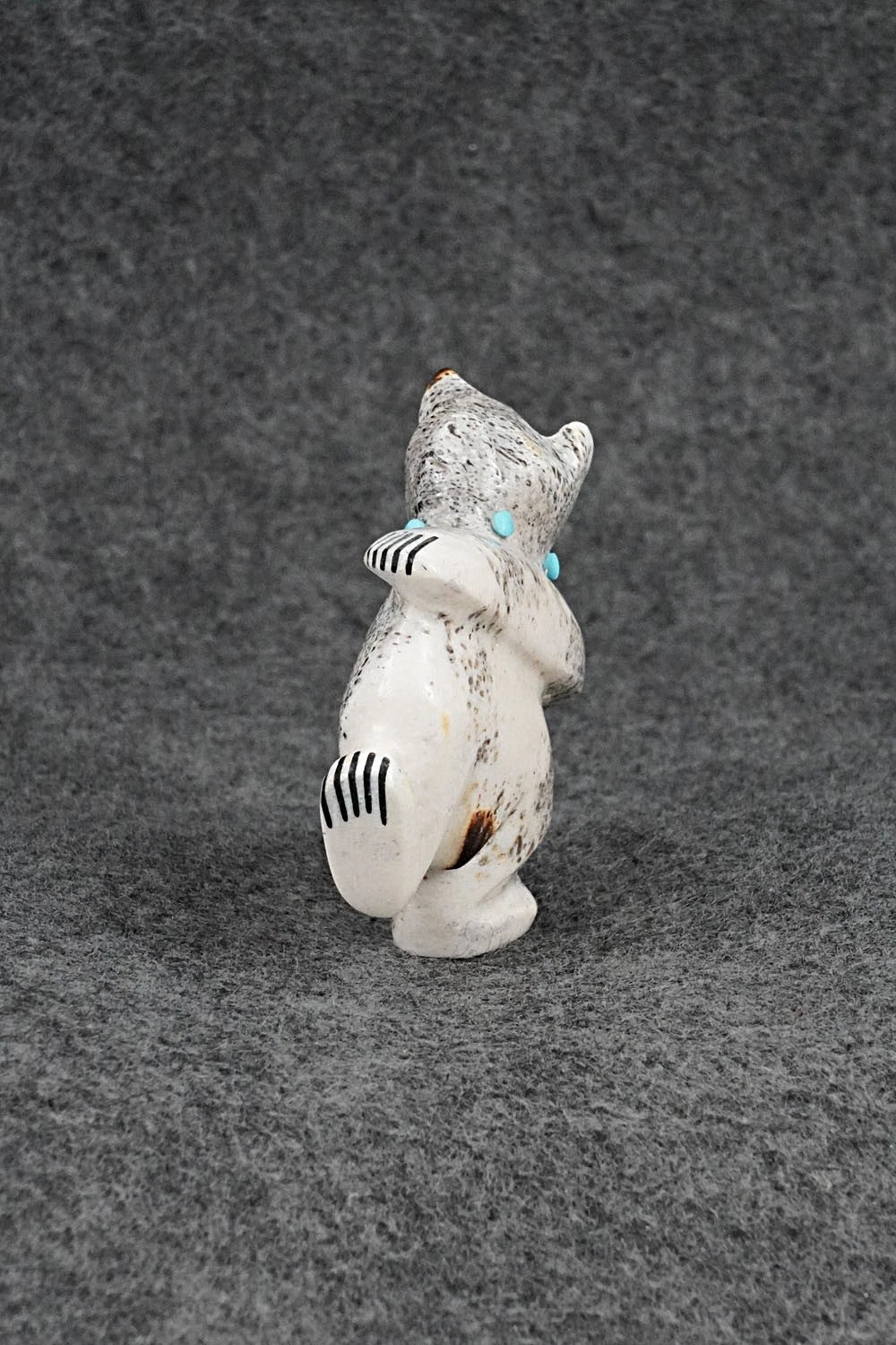 Bear Zuni Fetish Carving - Claudia Peina