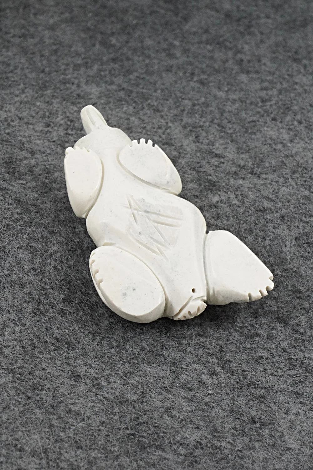 Badger Zuni Fetish Carving - Adrian Cachini