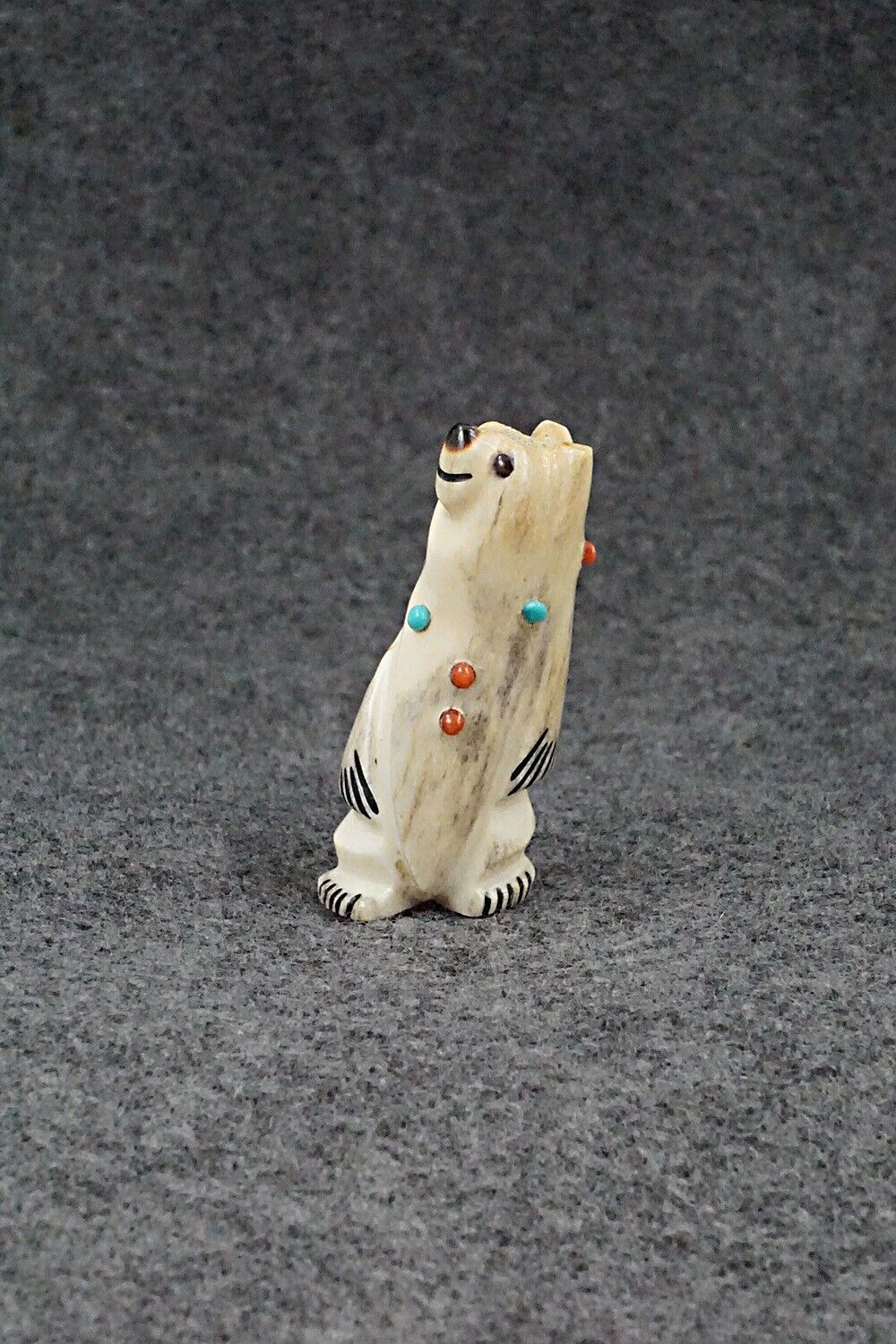 Bear Zuni Fetish Carving - Claudia Peina