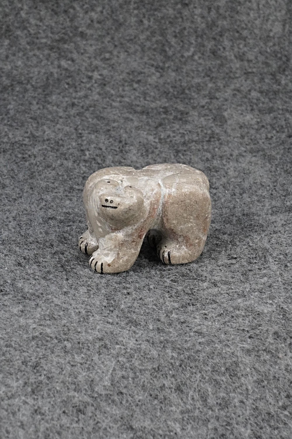 Bear Zuni Fetish Carving - Rick Kallestewa