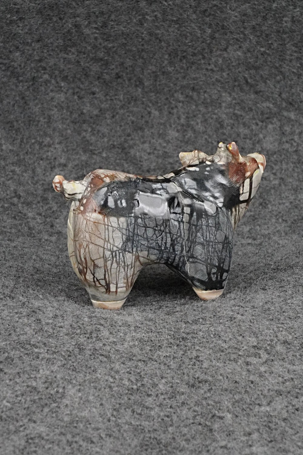 Pig Zuni Fetish Carving - Freddie Leekya