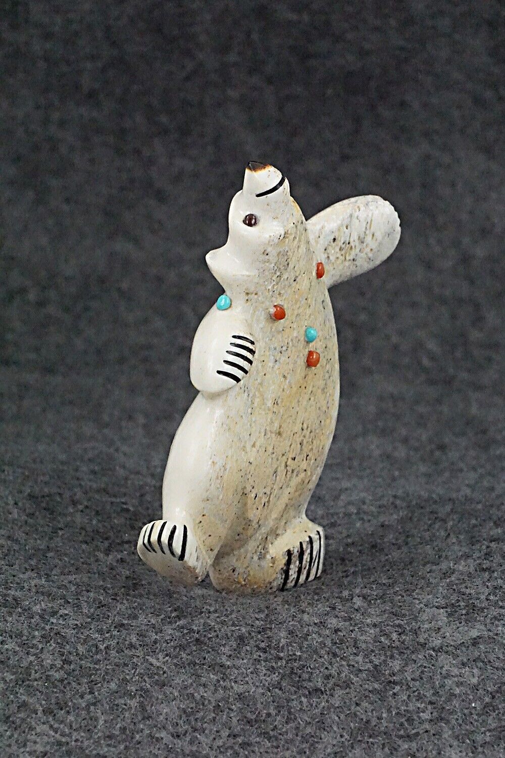 Bear Zuni Fetish Carving - Claudia Peina