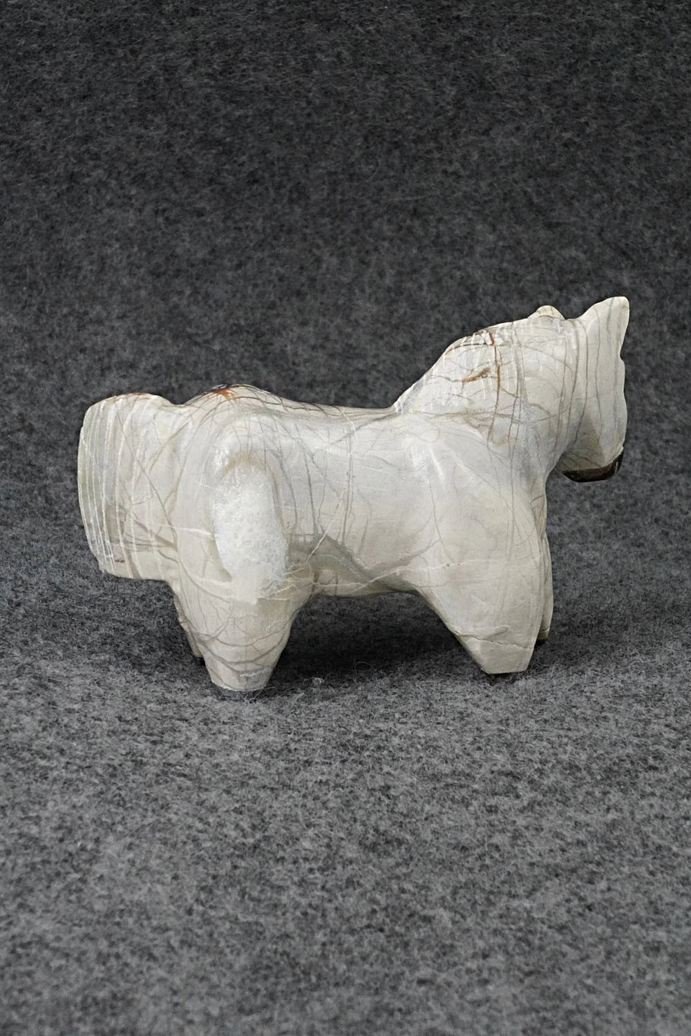 Horse Zuni Fetish Carving - Freddie Leekya