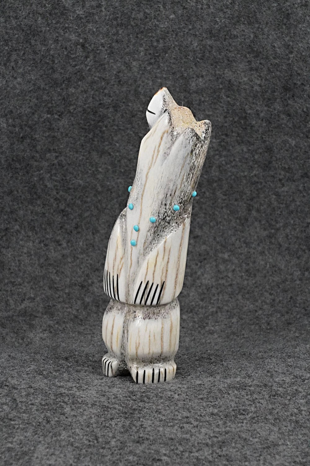 Bear Zuni Fetish Carving - Claudia Peina