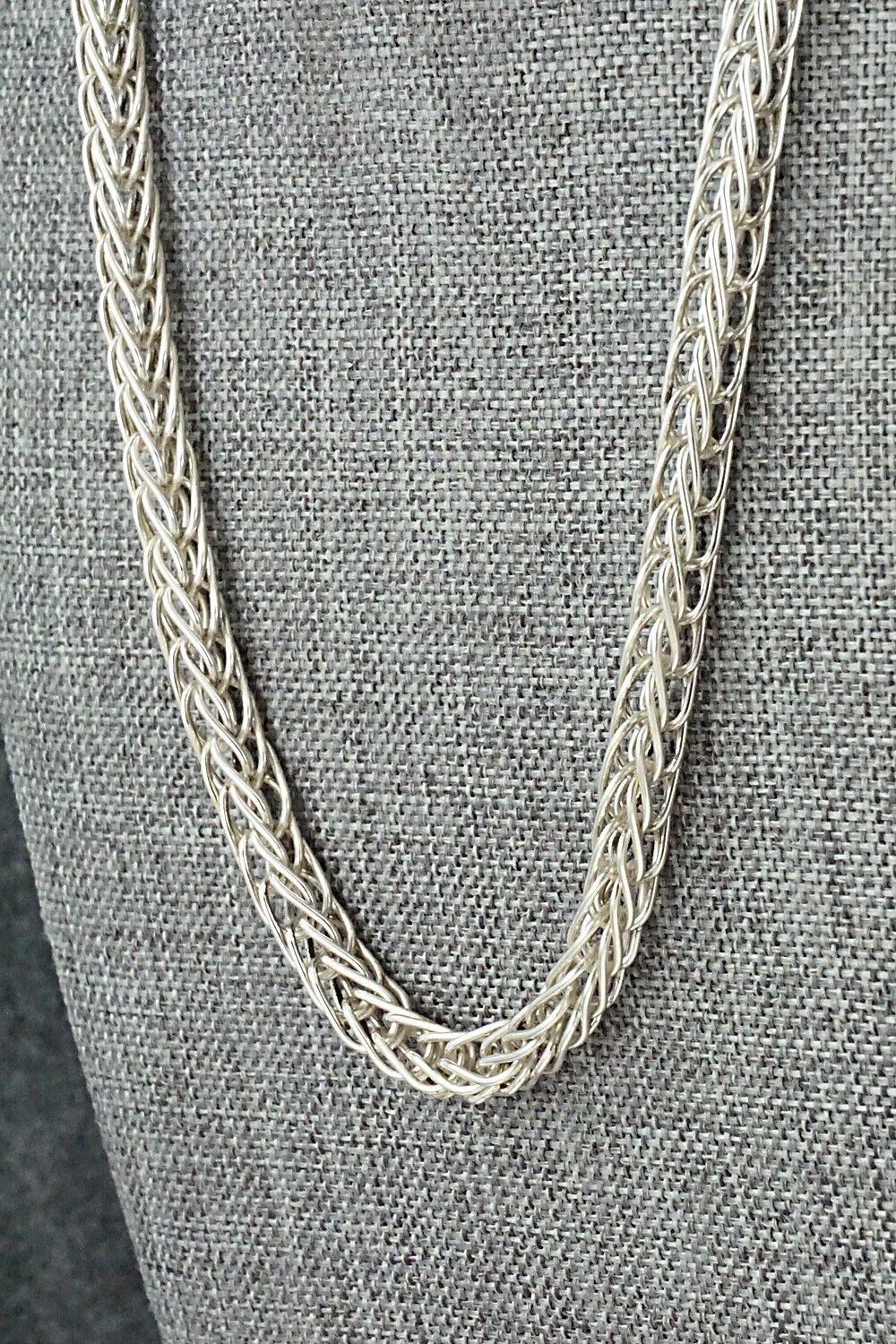 Sterling Silver Chain Necklace 18" - Smokey Gchachu