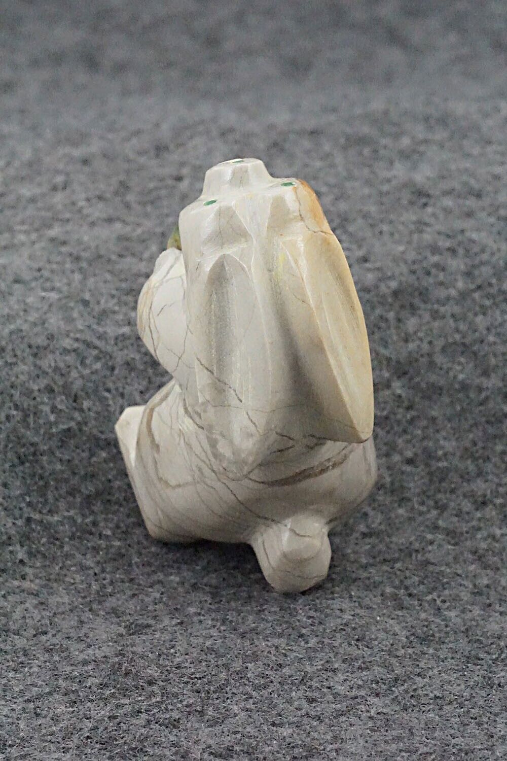 Rabbit Zuni Fetish Carving - Enrike Leekya