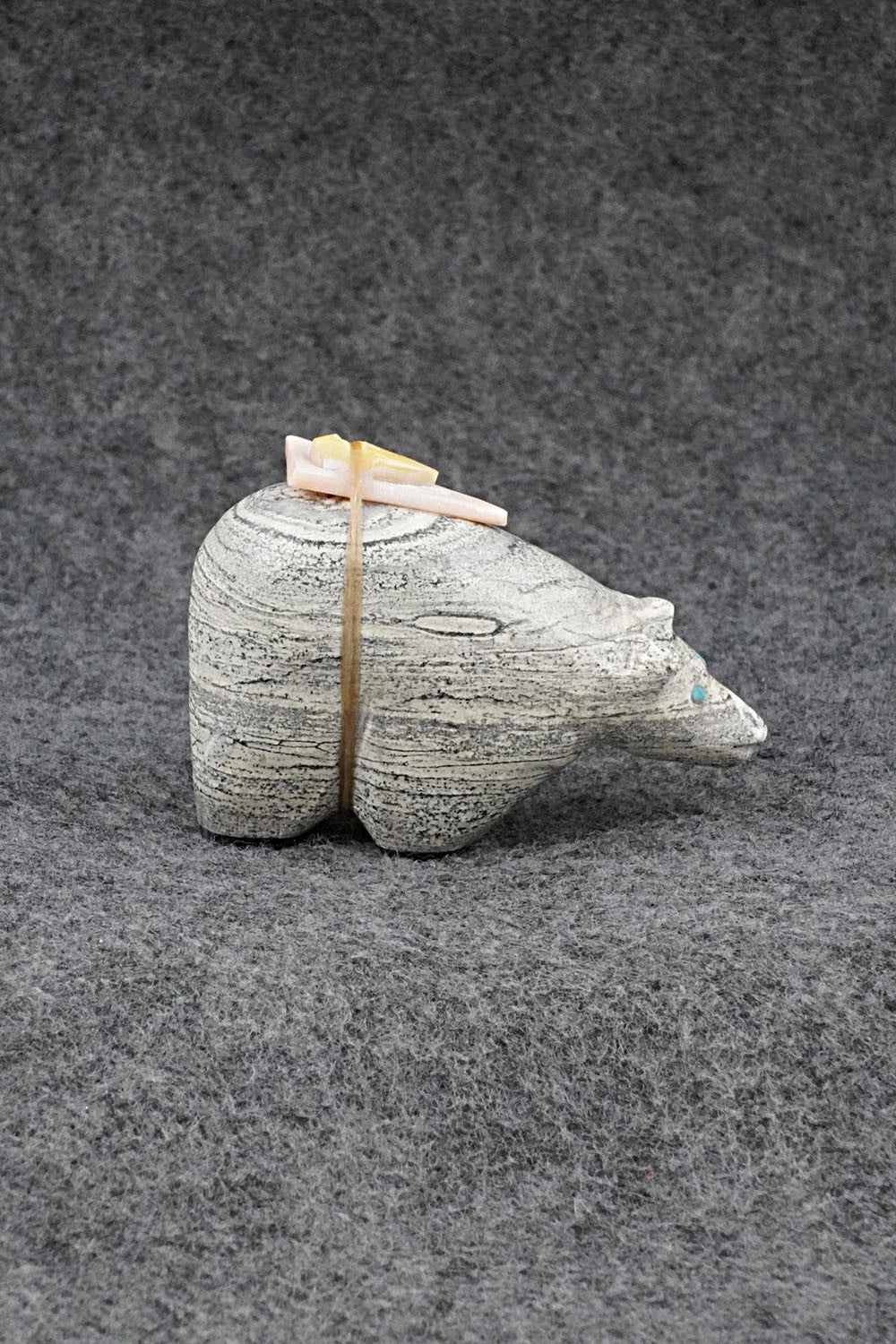Bear Zuni Fetish Carving - Delvin Leekya