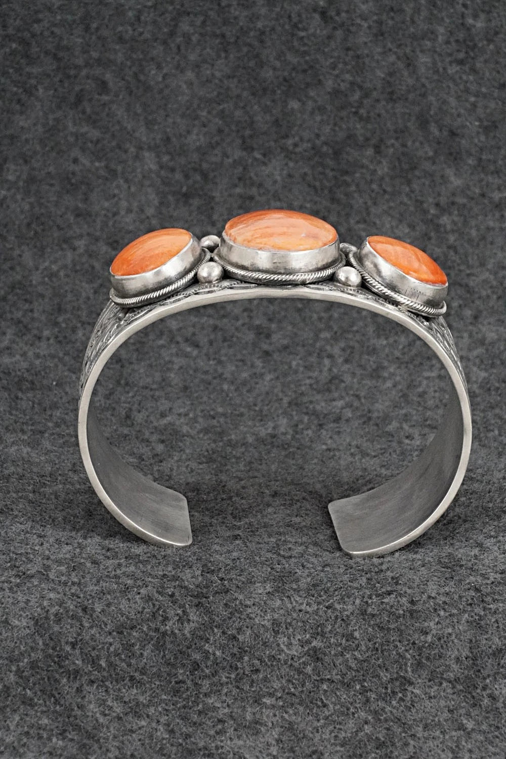 Spiny Oyster & Sterling Silver Bracelet - Mark Yazzie