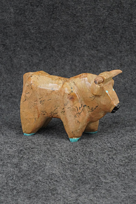 Bull Zuni Fetish Carving - Freddie Leekya