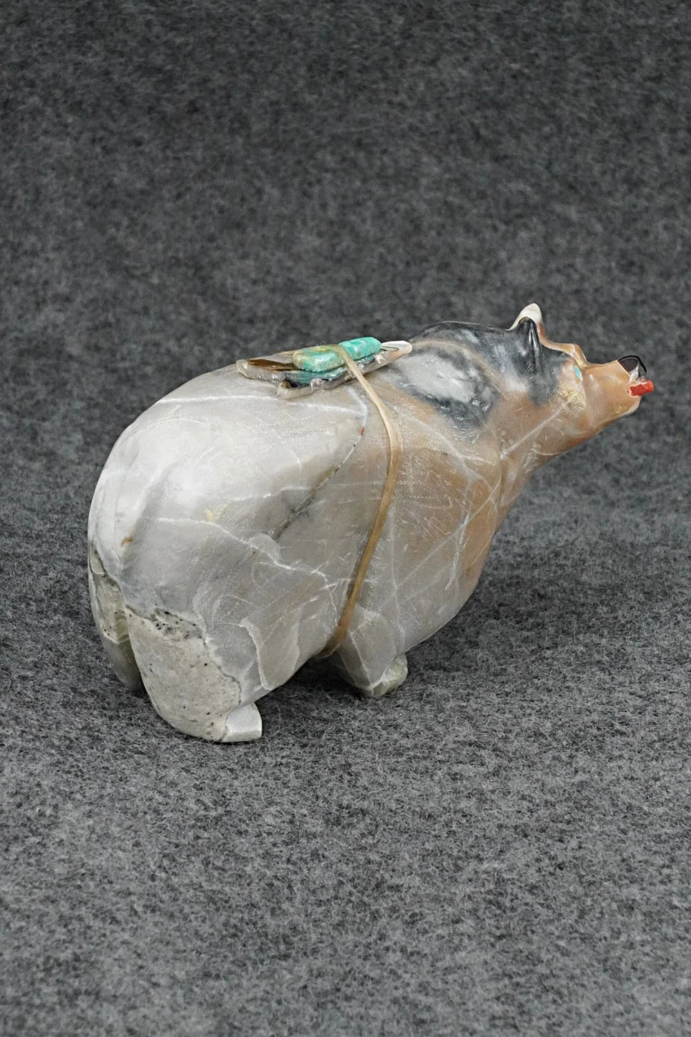 Bear Zuni Fetish Carving - Freddie Leekya