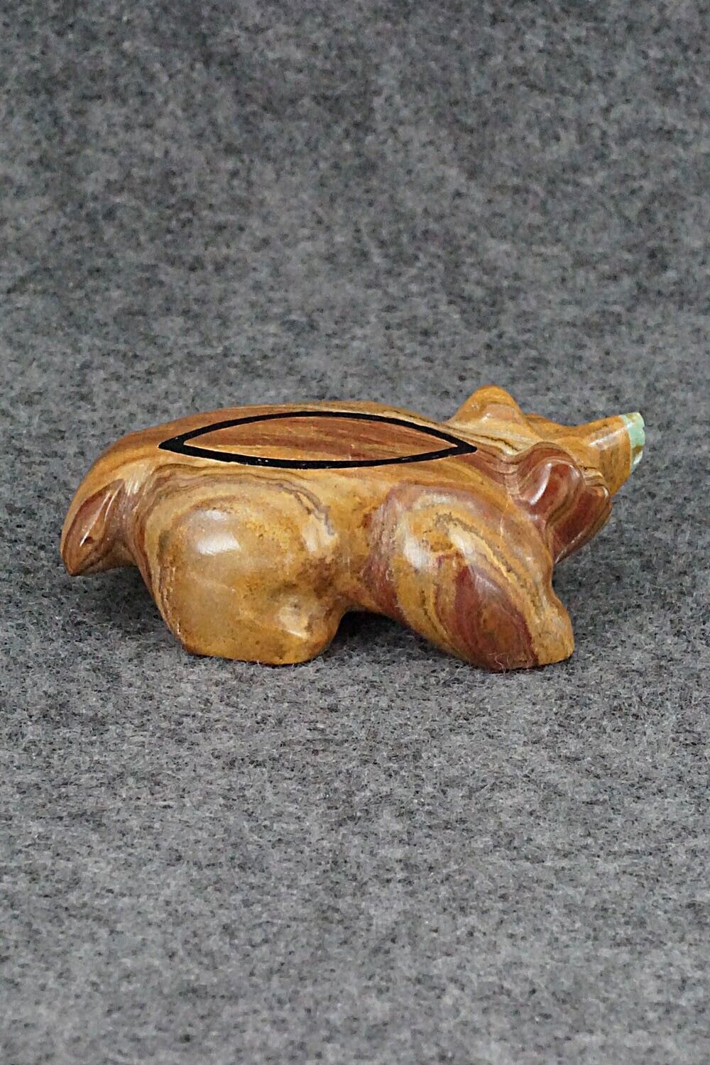 Badger Zuni Fetish Carving - Enrike Leekya