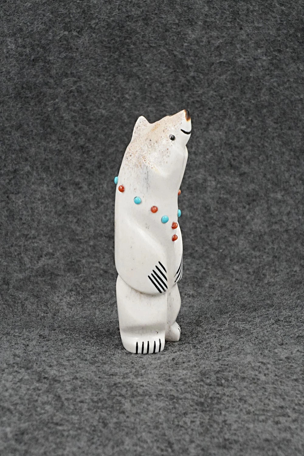 Bear Zuni Fetish Carving - Claudia Peina