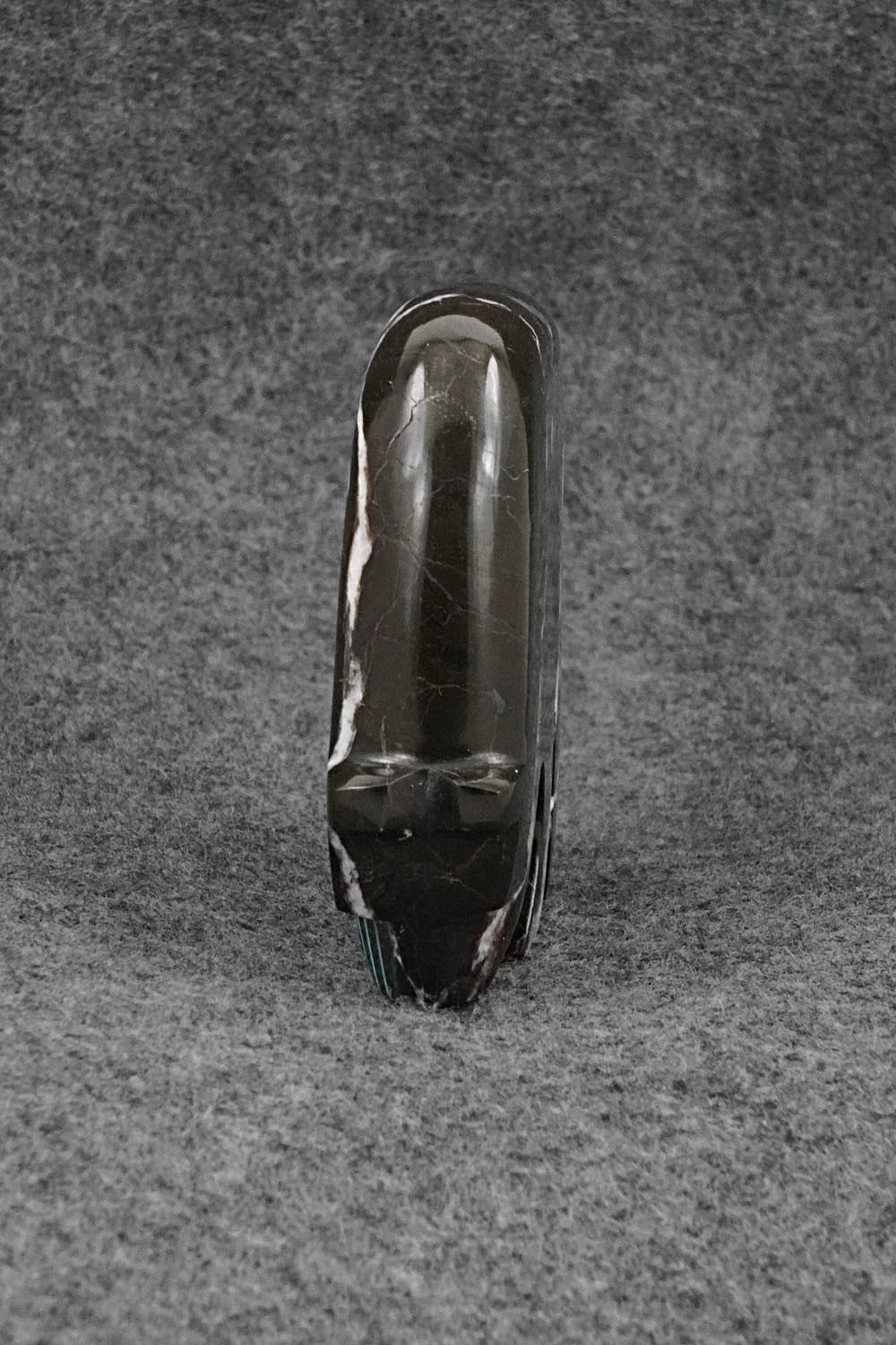 Bear Zuni Fetish Carving - Kenric Laiwakete