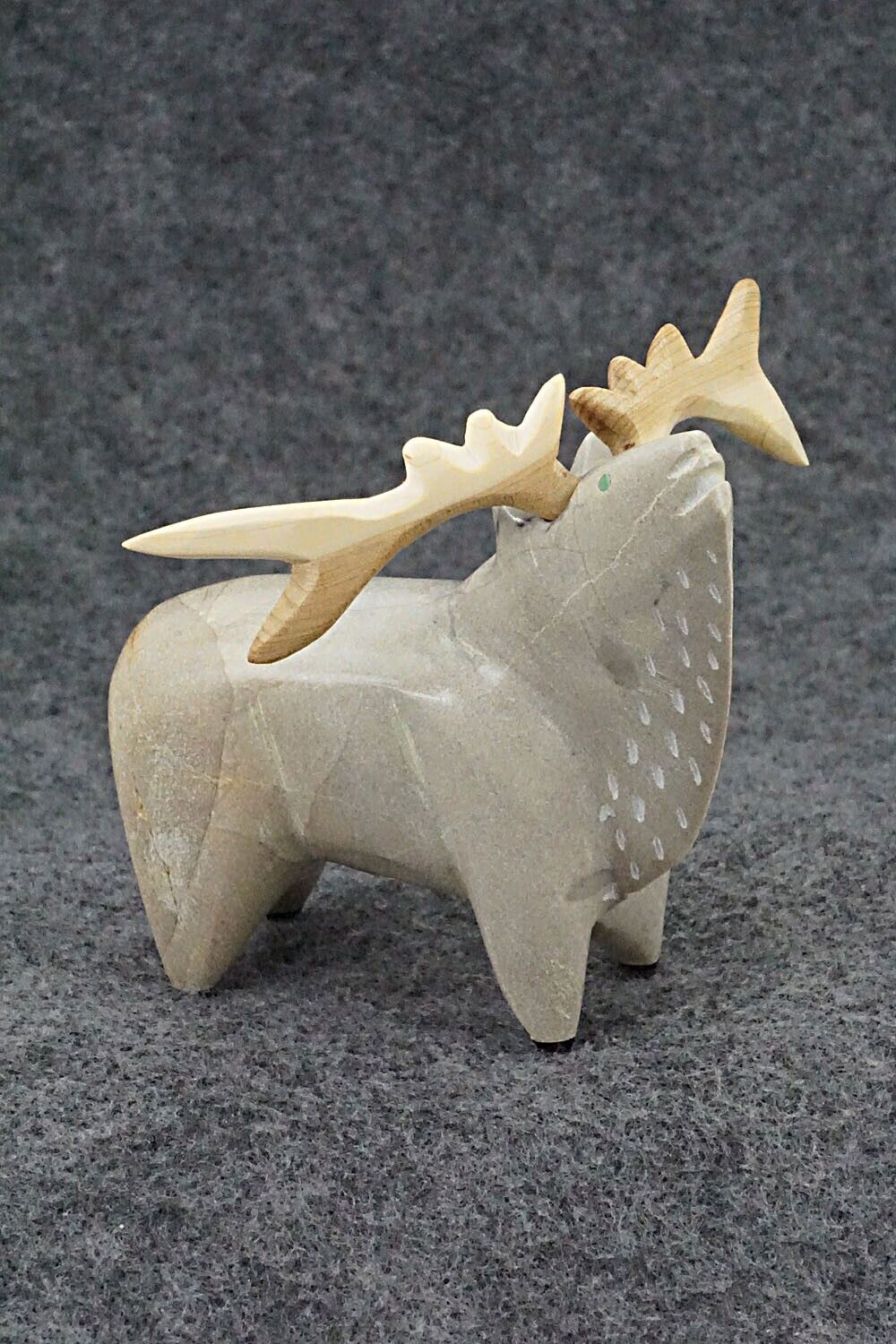 Elk Zuni Fetish Carving - Enrike Leekya