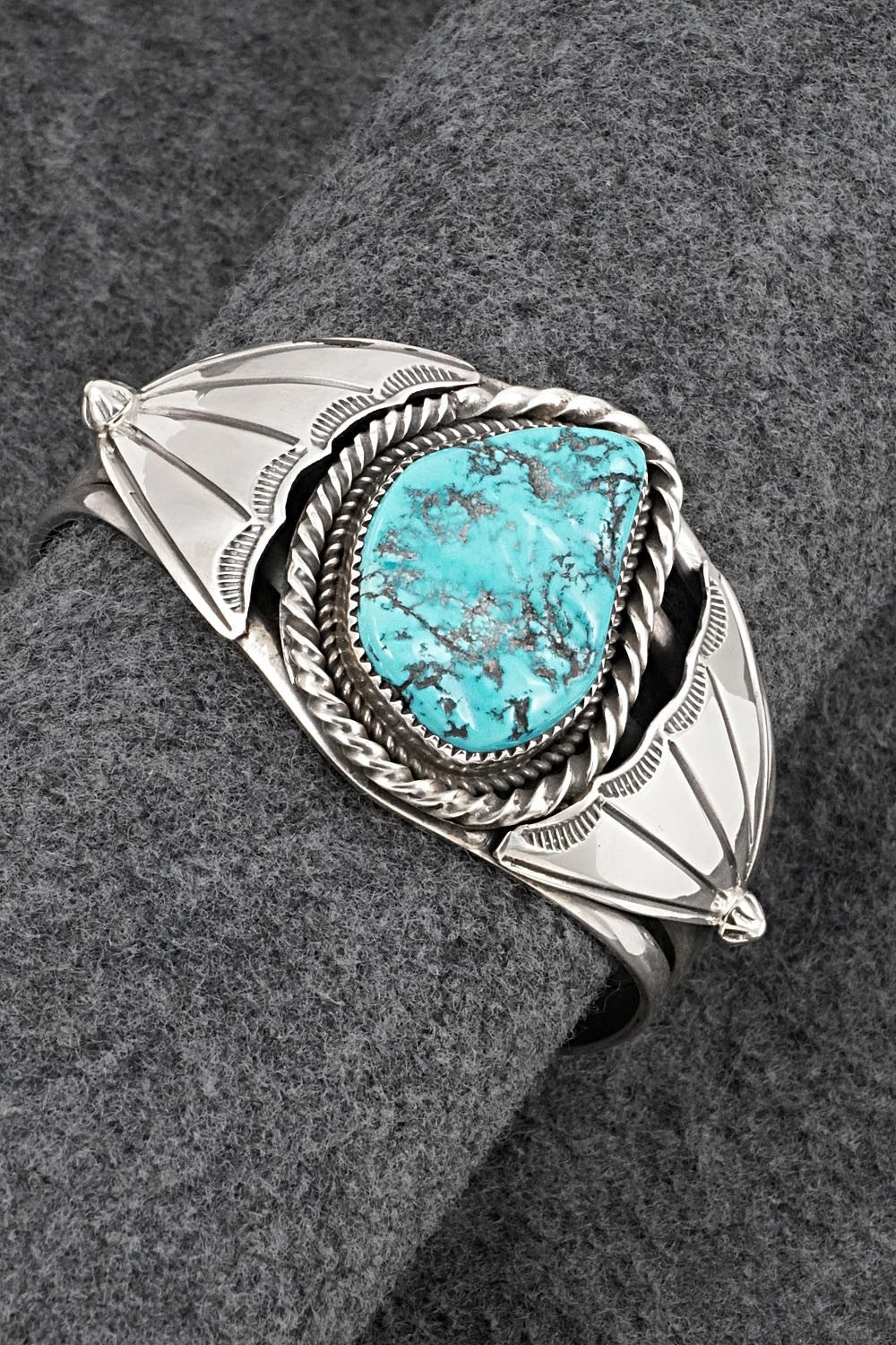 Turquoise & Sterling Silver Vintage Bracelet - Larose Ganadonegro