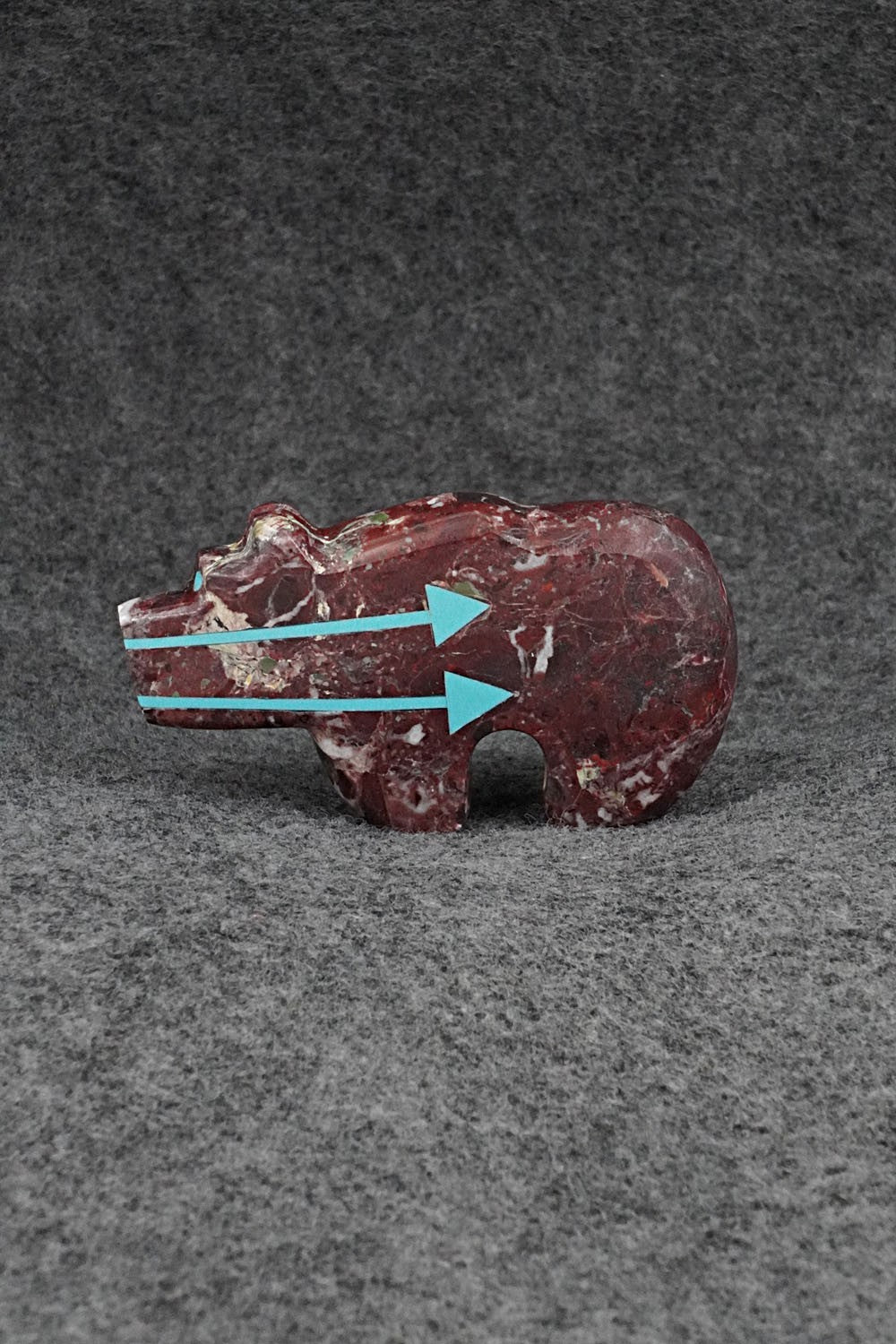 Bear Zuni Fetish Carving - Bernard Laiwakete