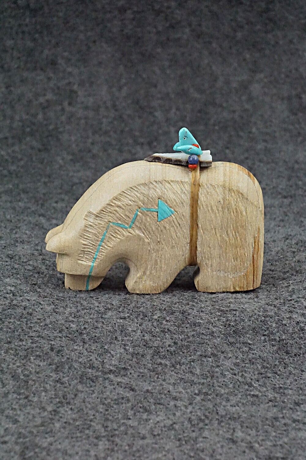 Bear Zuni Fetish Carving - Douglas Martza