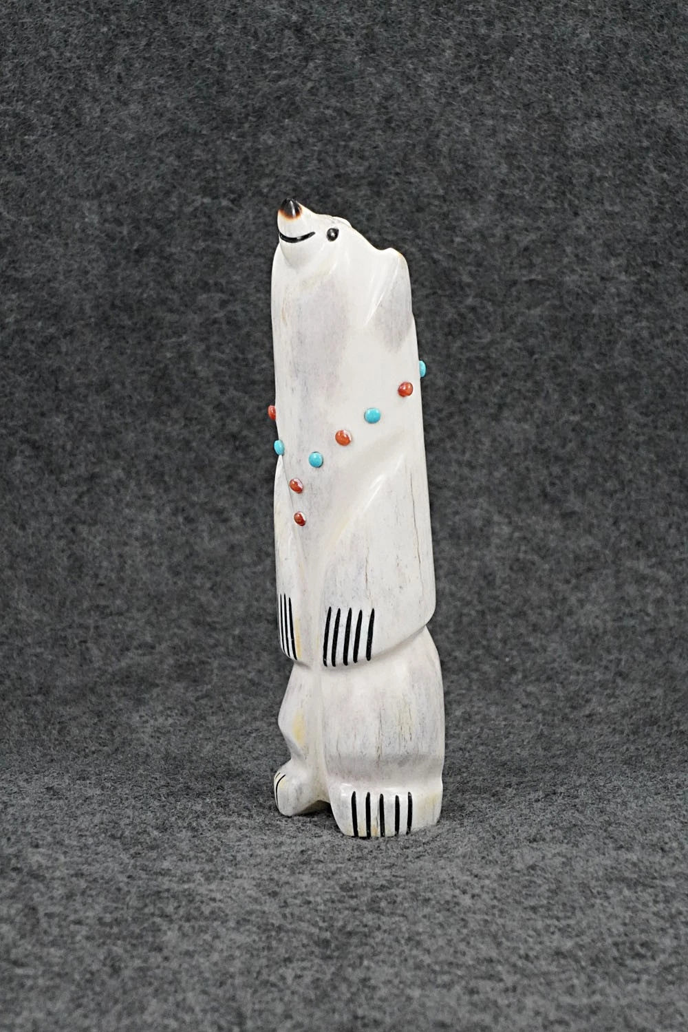 Bear Zuni Fetish Carving - Claudia Peina