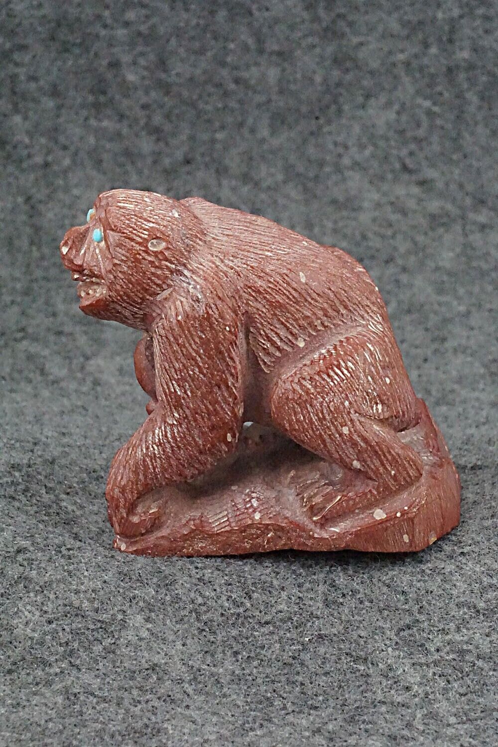 Chimp w/Banana Zuni Fetish Carving - Derrick Kaamasee