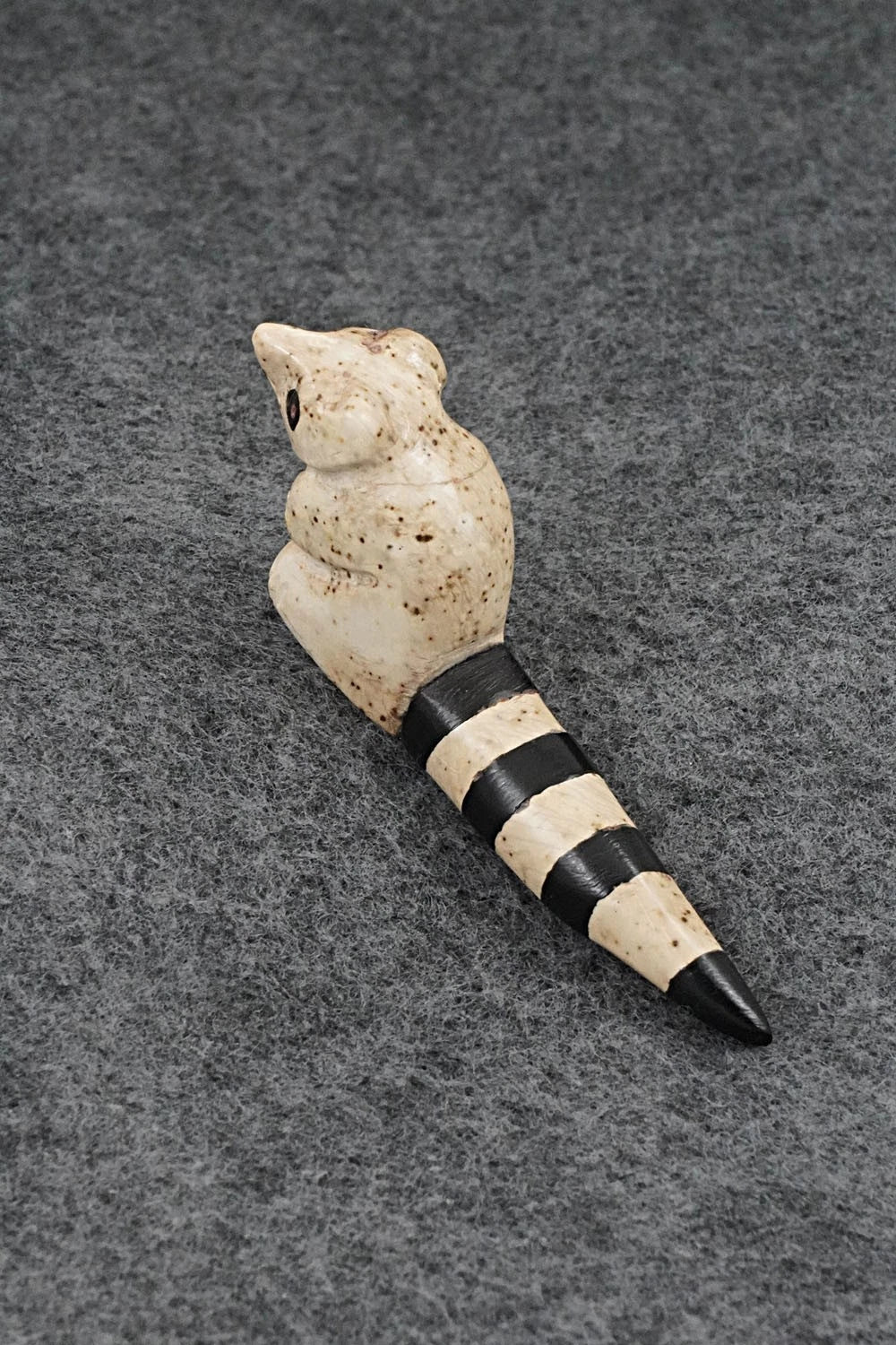 Raccoon Zuni Fetish Carving - Justin Red Elk