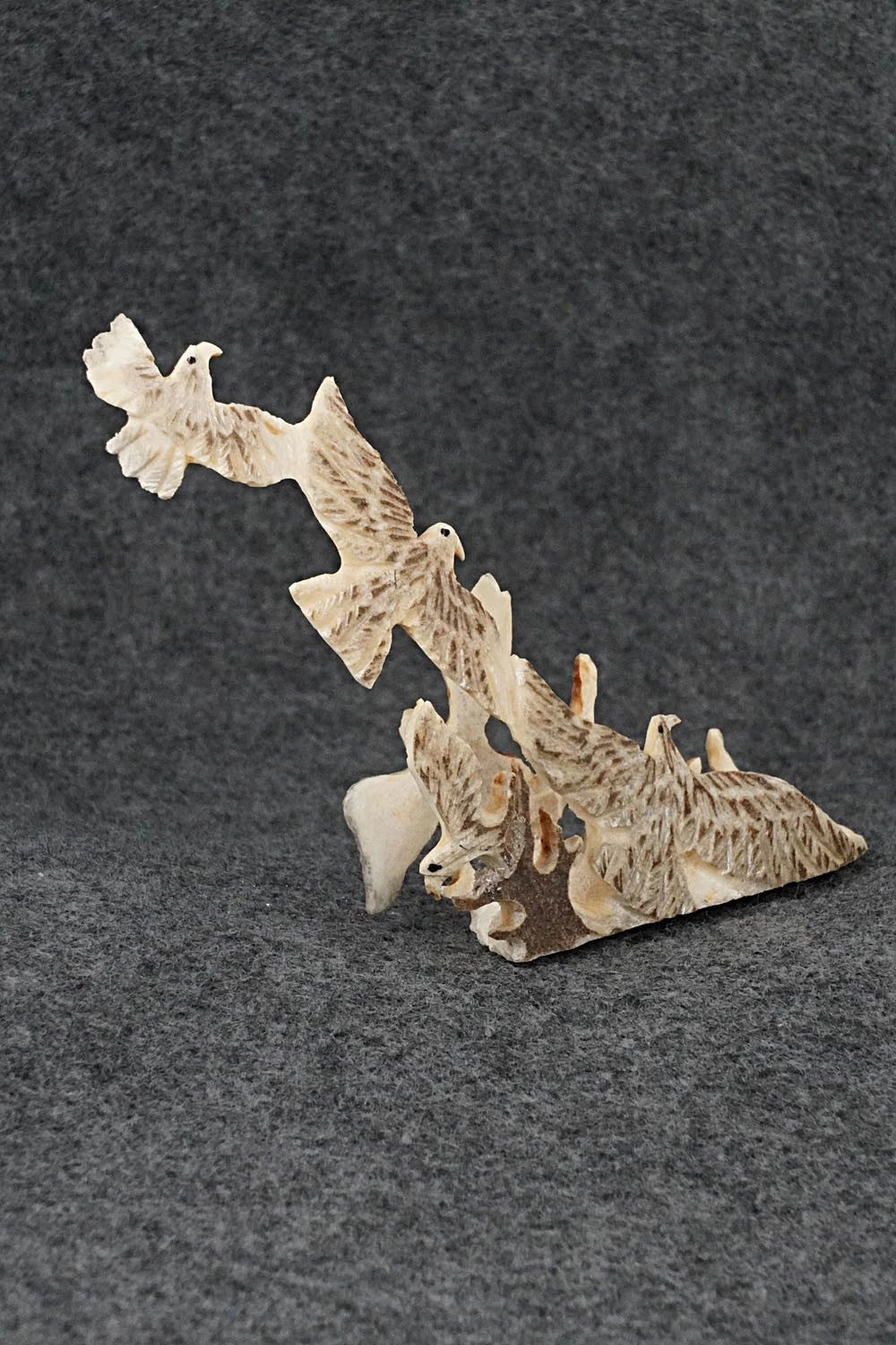 Eagles Zuni Fetish Carving - Ruben Najara