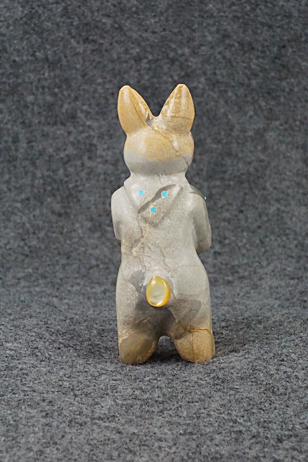 Rabbit with Carrot Zuni Fetish Carving - Enrike Leekya