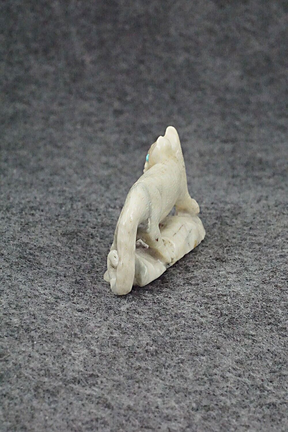 Mountain Lion Zuni Fetish Carving - David Cheama