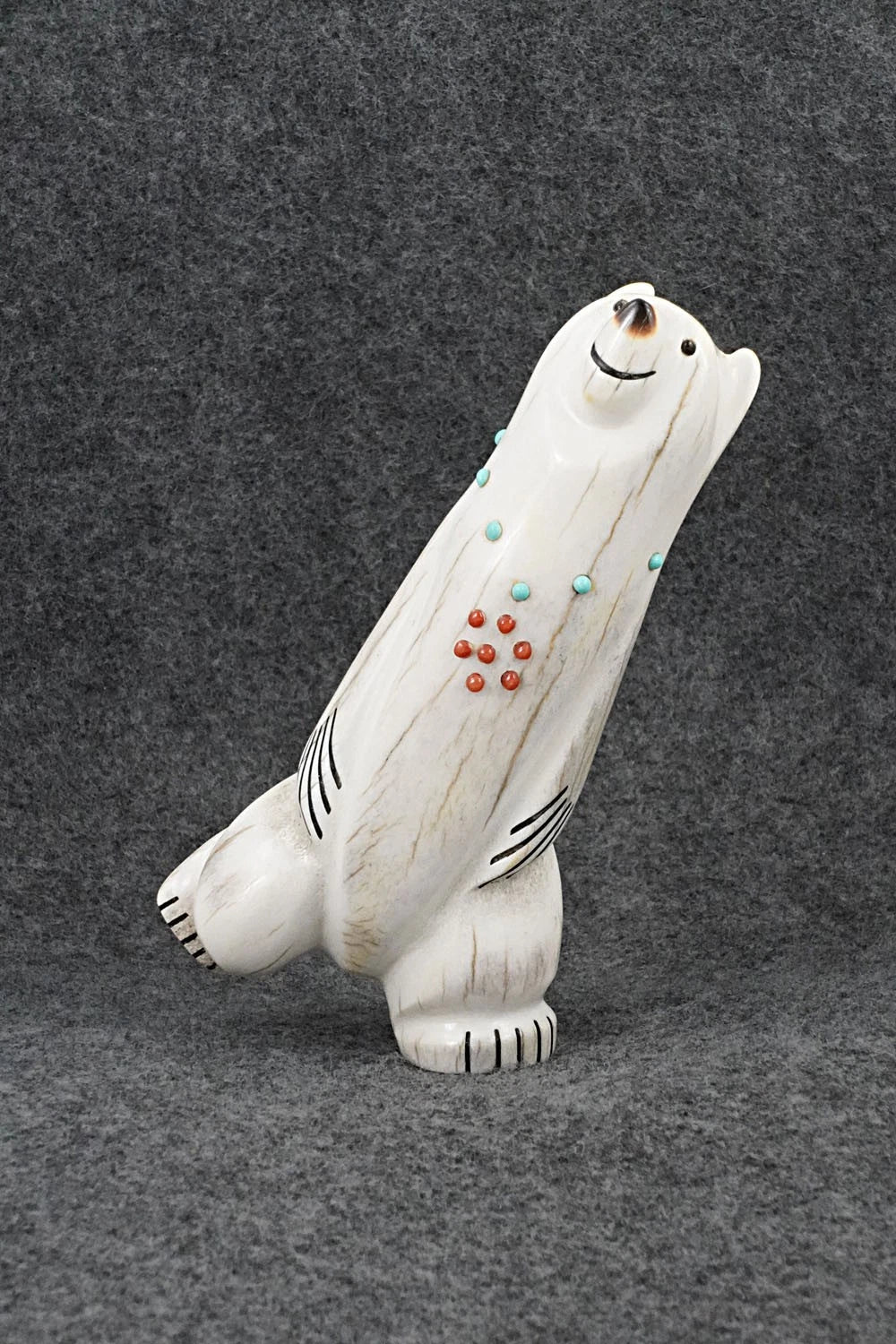 Bear Zuni Fetish Carving - Claudia Peina