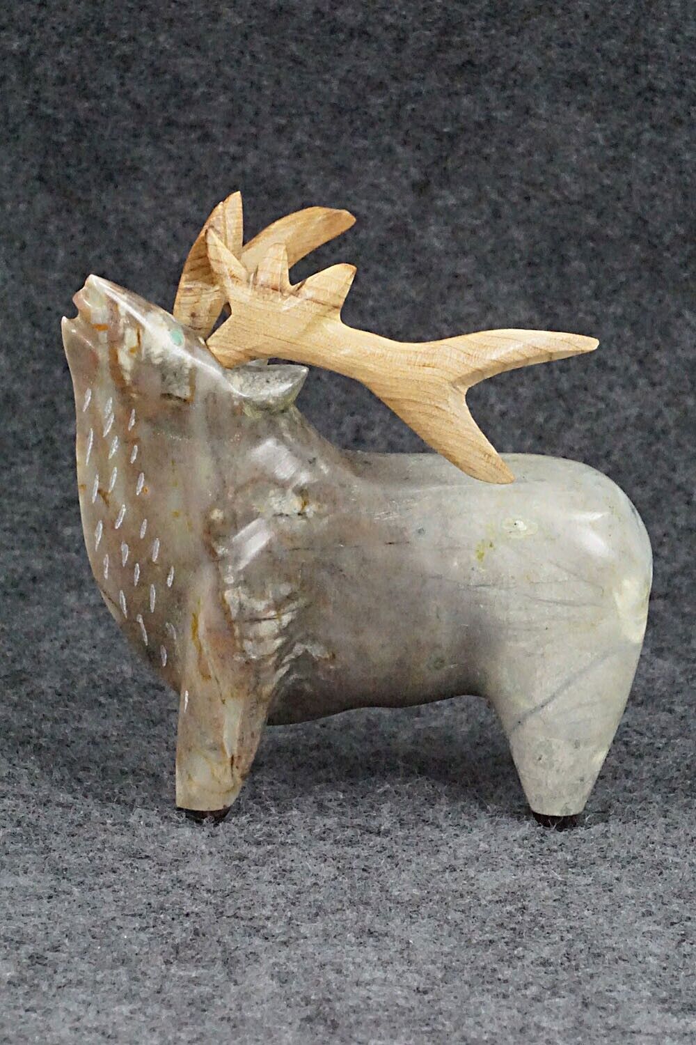 Elk Zuni Fetish Carving - Enrike Leekya