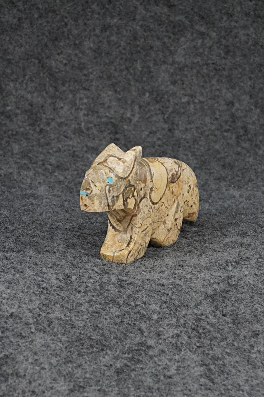 Wolf Zuni Fetish Carving - Kenric Laiwakete