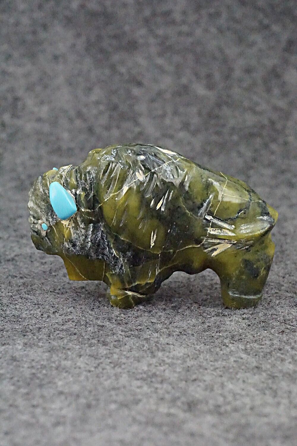 Buffalo Zuni Fetish Carving - Kevin Quam