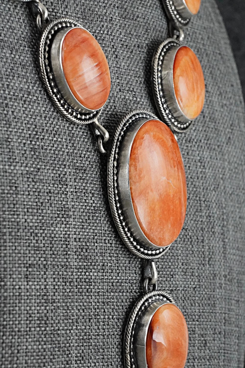 Spiny Oyster & Sterling Silver Necklace and Earrings Set - Paul Livingston