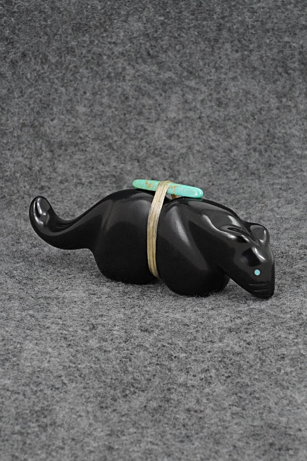 Mountain Lion Zuni Fetish Carving - Herbert Halate