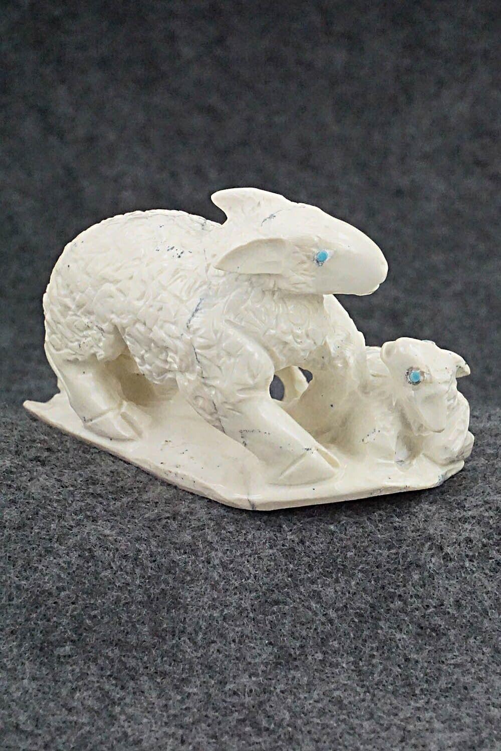 Sheep Zuni Fetish Carving - Derrick Kaamasee