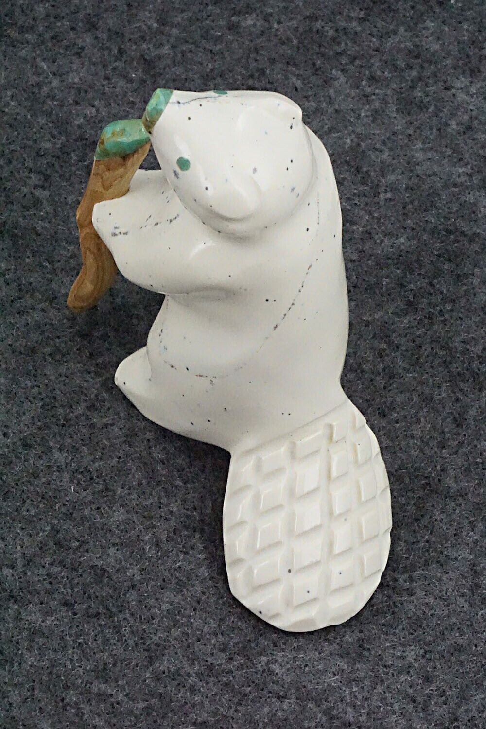 Beaver with Stick Zuni Fetish Carving - Enrike Leekya