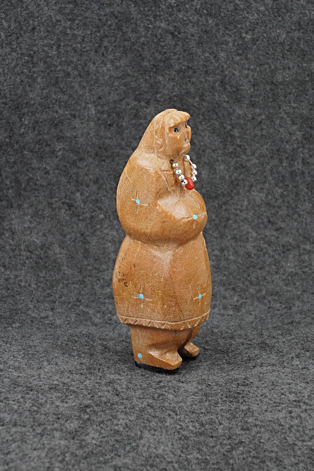 Zuni Woman Zuni Fetish Carving - Freddie Leekya