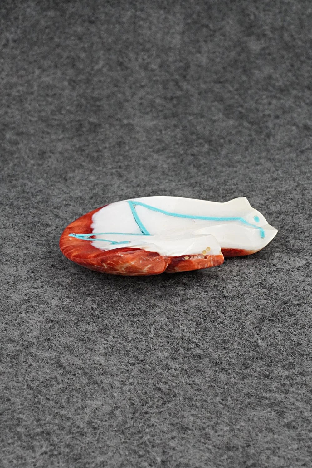 Bear Zuni Fetish Carving - Kenric Laiwakete