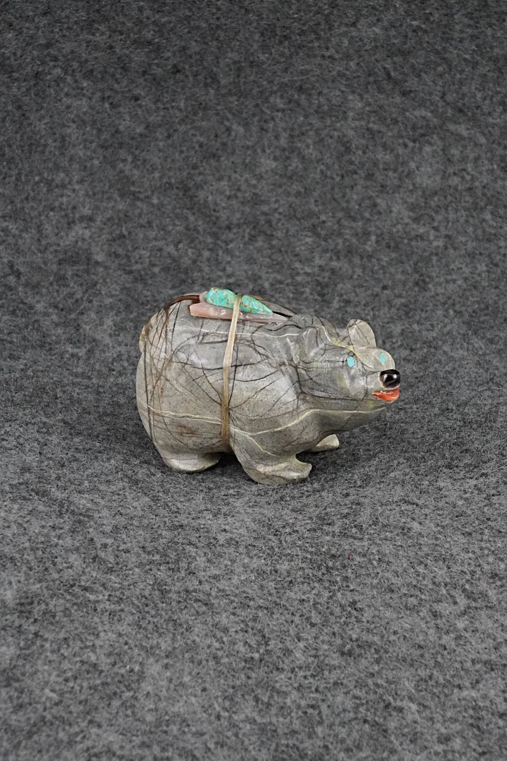 Bear Zuni Fetish Carving - Freddie Leekya