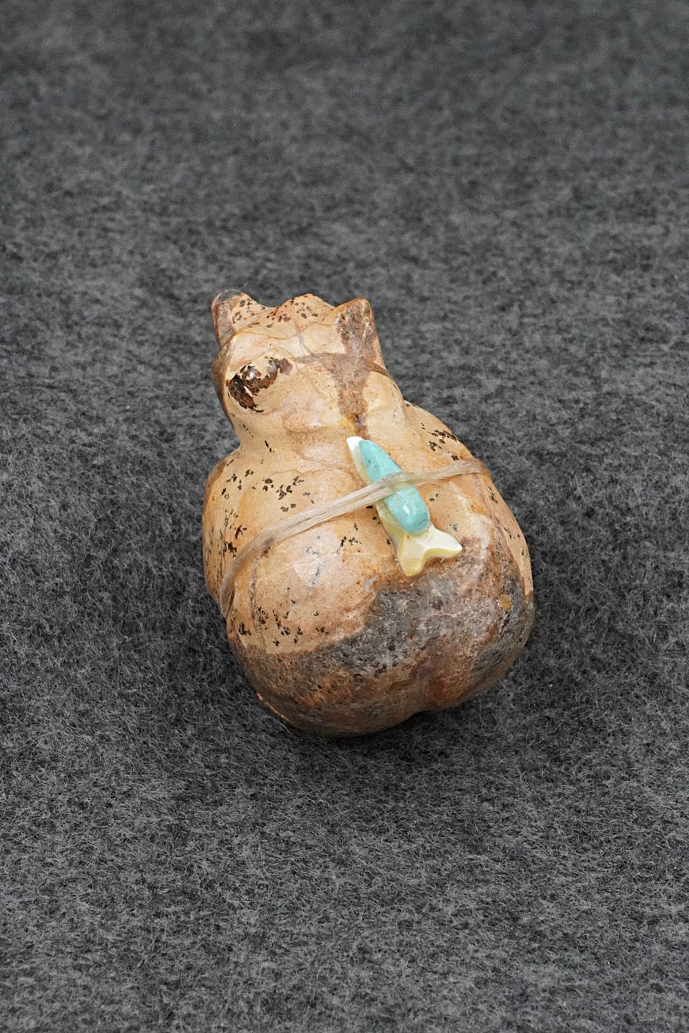 Bear Zuni Fetish Carving - Freddie Leekya