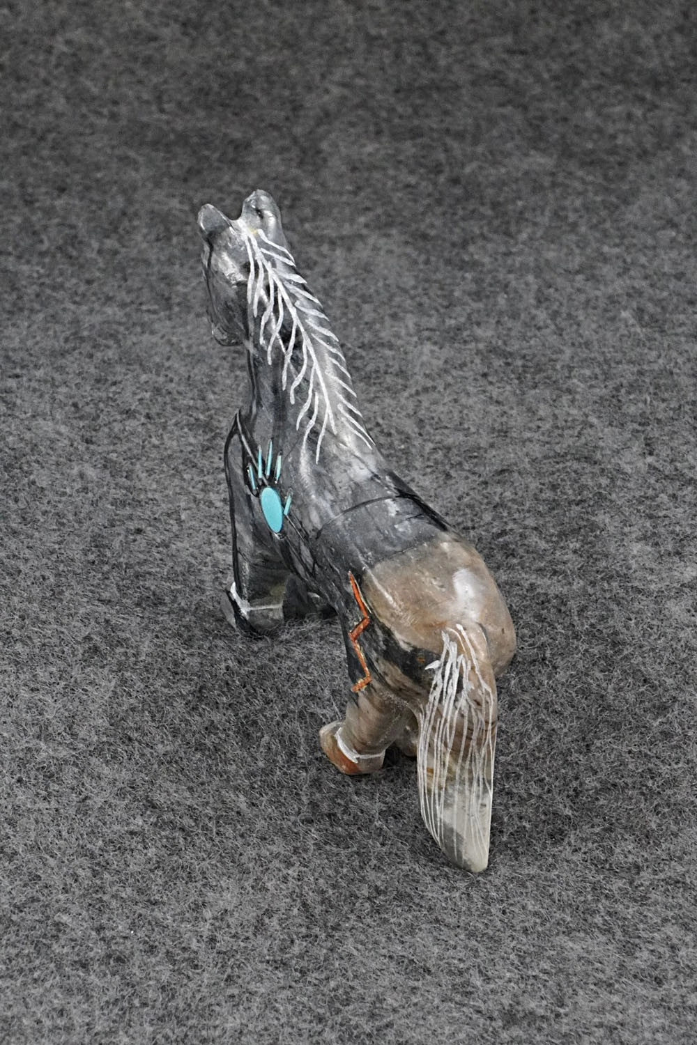 Horse Zuni Fetish Carving - Andres Lementino