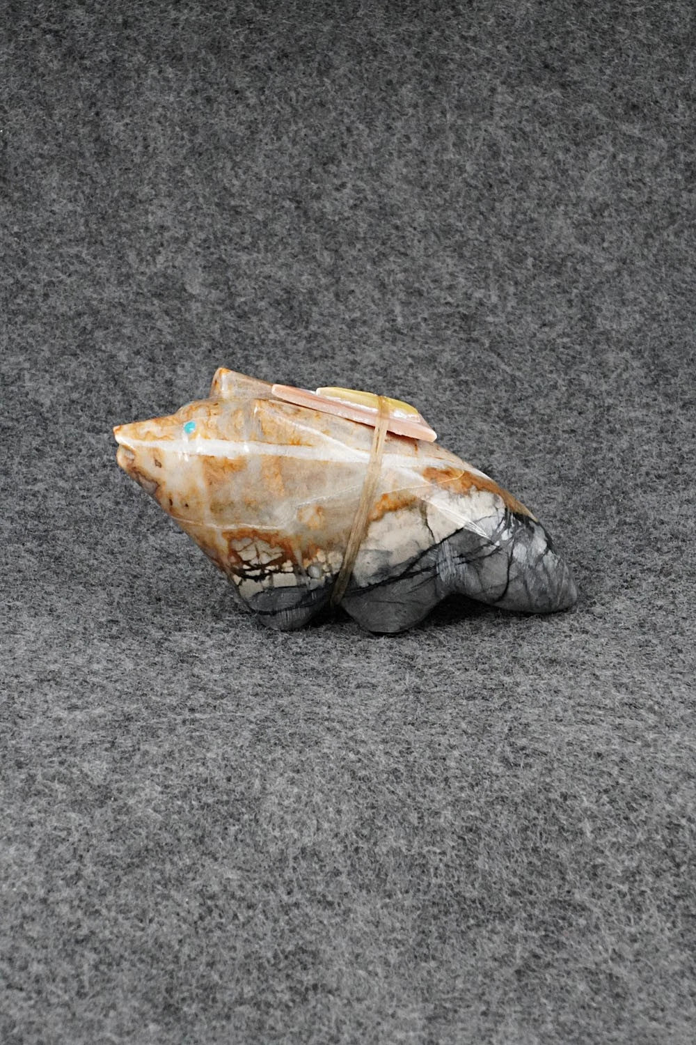 Badger Zuni Fetish Carving - Delvin Leekya